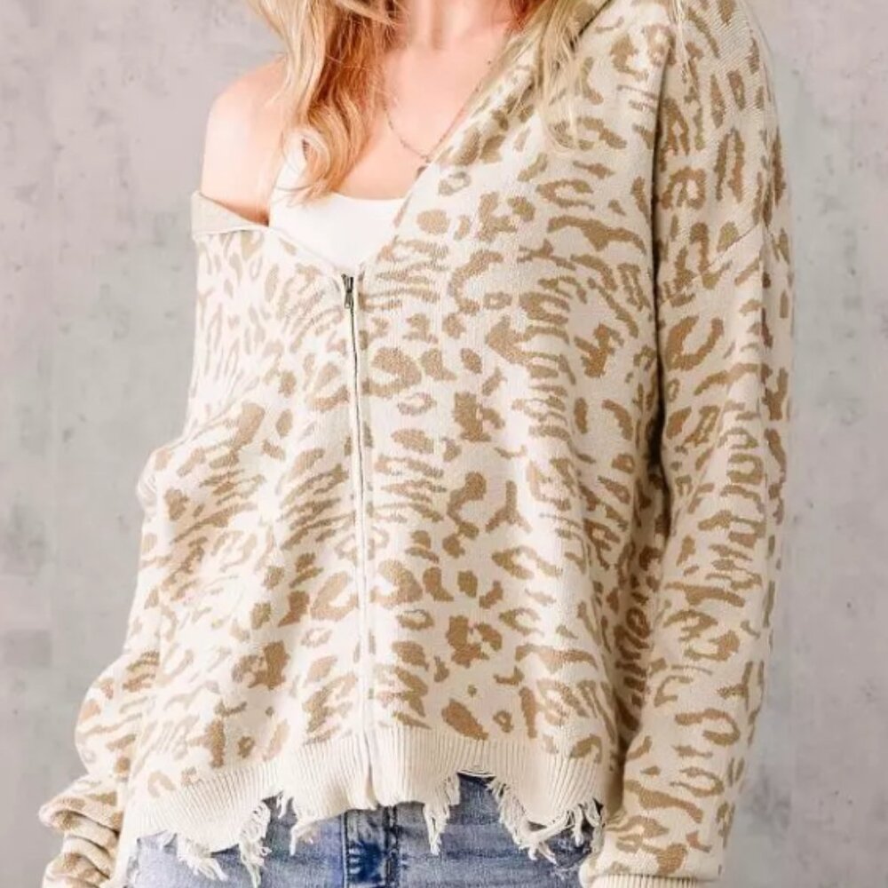 WILLOW & ROOT SIZE SMALL CREAM CAMEL LEOPARD PRINT ZIP FRONT HOODED SWEATER
